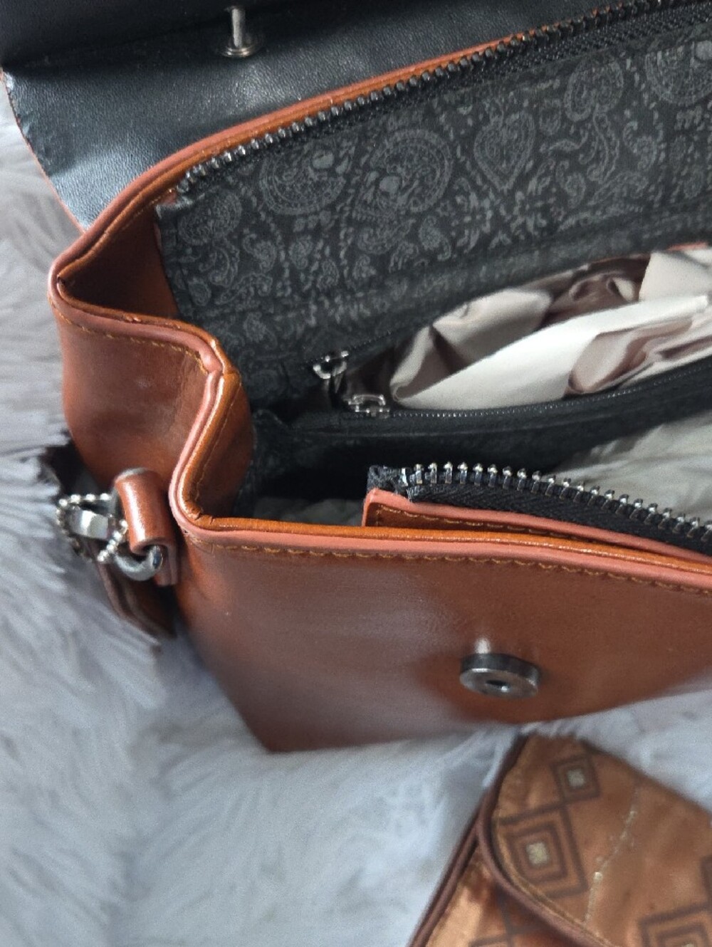 Brown Faux Leather Top-Handle Crossbody Bag And Three Off Brand Wallets AllNew! - Picture 8 of 8
